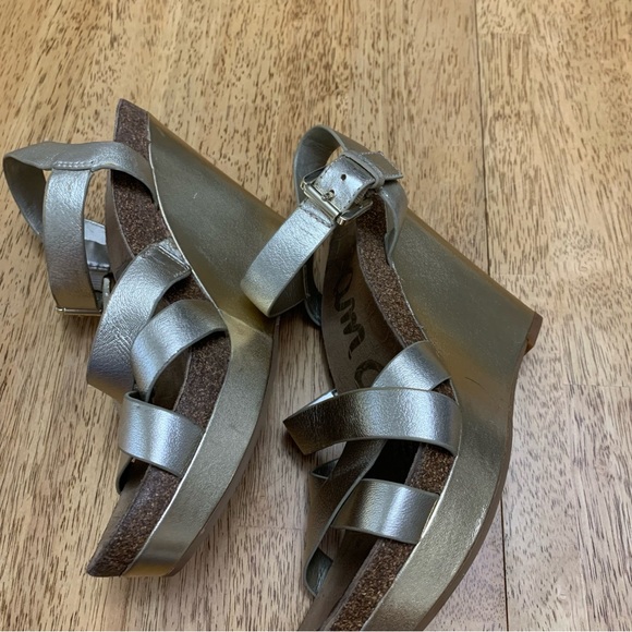 Sam Edelman Gold Strappy Wedge Sandals size 8.5 - Picture 4 of 10